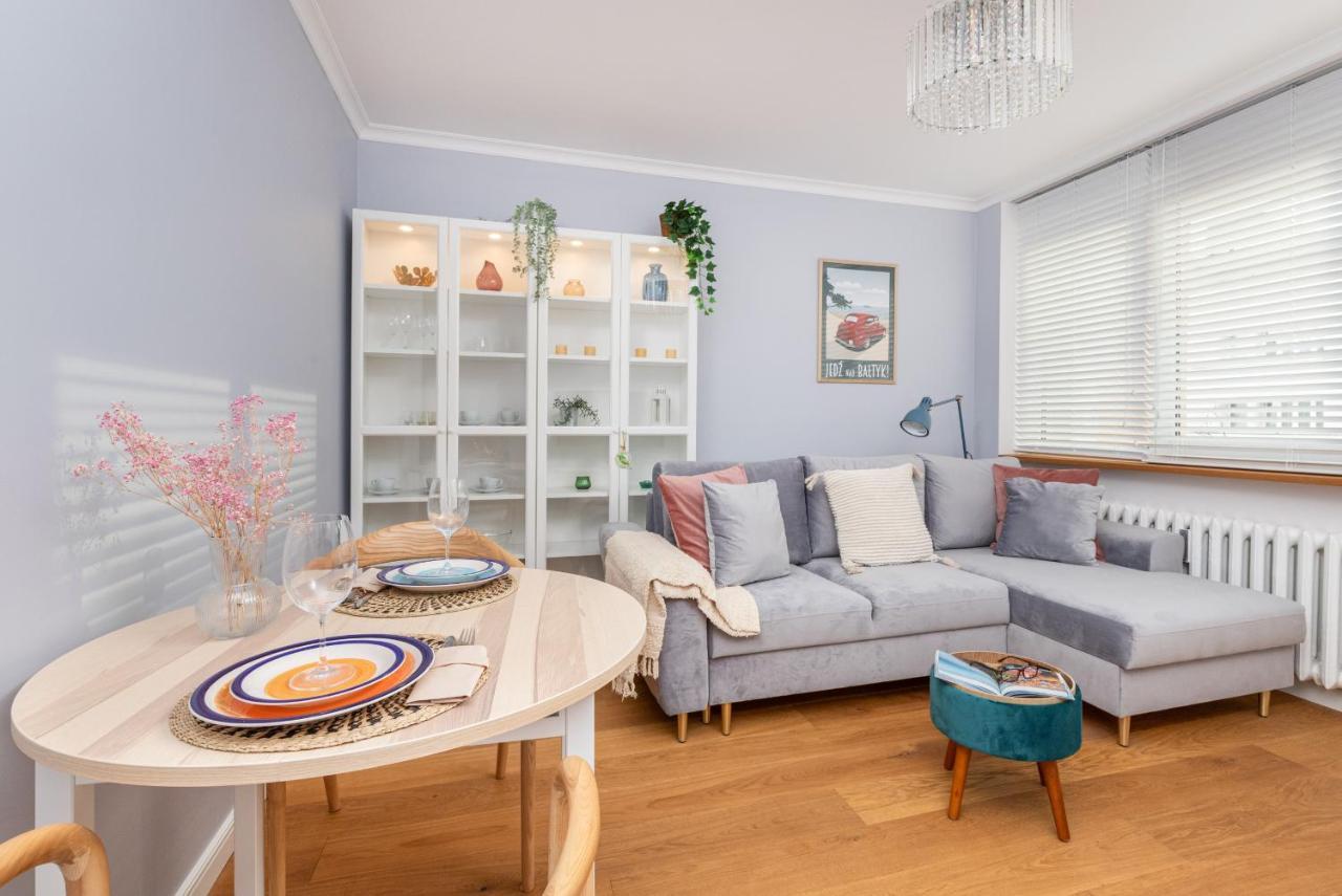 Cozy Pastel Two Bedroom Apartment In Central Gdynia By Noclegi Renters Exterior foto